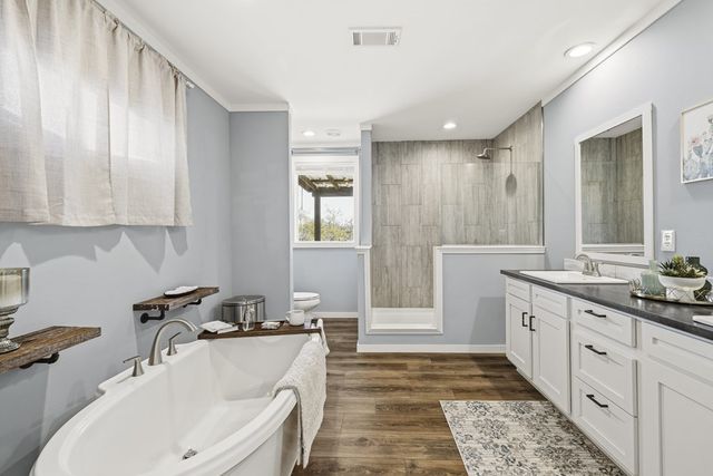 4565 Zenner-Ahrens Rd, Fredericksburg, TX 78624