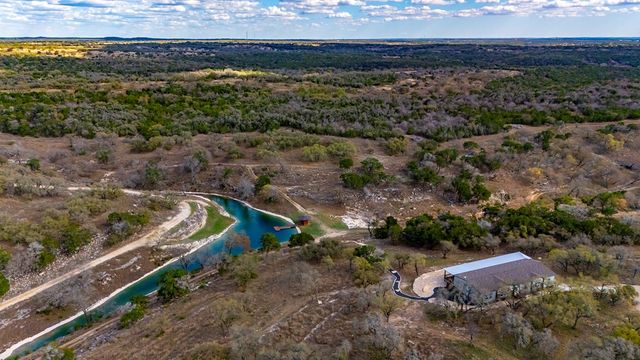 4565 Zenner-Ahrens Rd, Fredericksburg, TX 78624