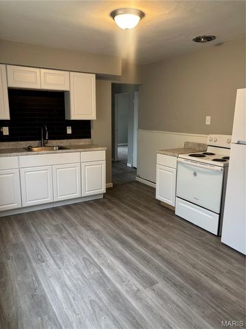 9836 Lorna Lane, St Louis, MO 63136
