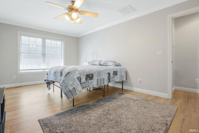 5740 Waterstone Drive, Newburgh, IN 47630