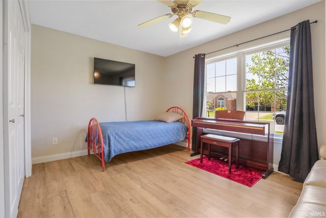 5740 Waterstone Drive, Newburgh, IN 47630