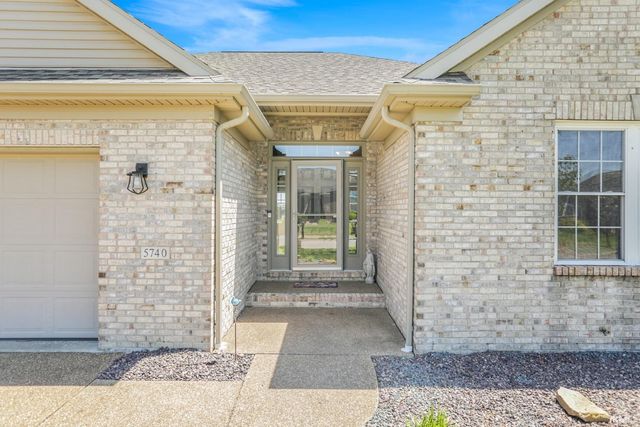 5740 Waterstone Drive, Newburgh, IN 47630