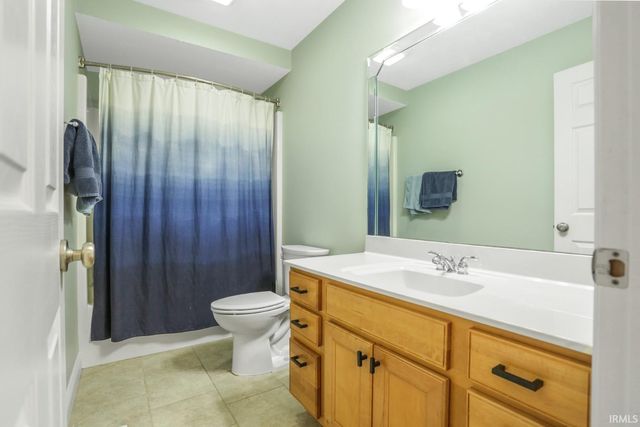 5740 Waterstone Drive, Newburgh, IN 47630