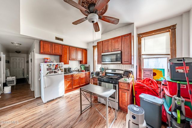 48 5th Avenue, Troy, NY 12180