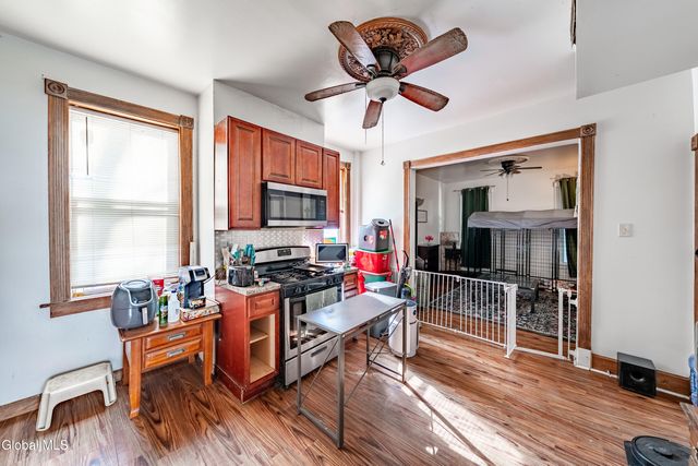 48 5th Avenue, Troy, NY 12180