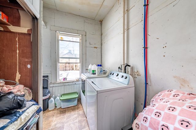 48 5th Avenue, Troy, NY 12180