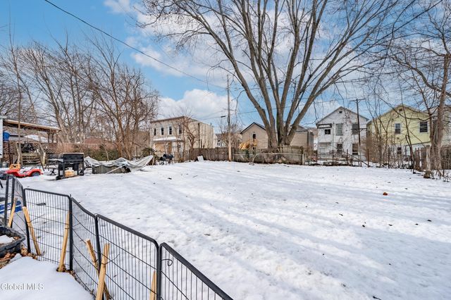 48 5th Avenue, Troy, NY 12180