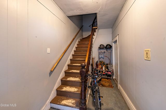 48 5th Avenue, Troy, NY 12180