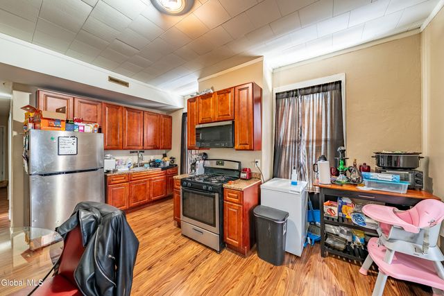 48 5th Avenue, Troy, NY 12180