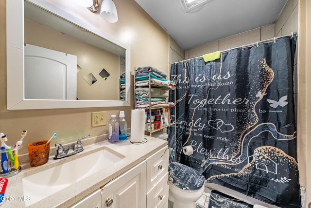 48 5th Avenue, Troy, NY 12180