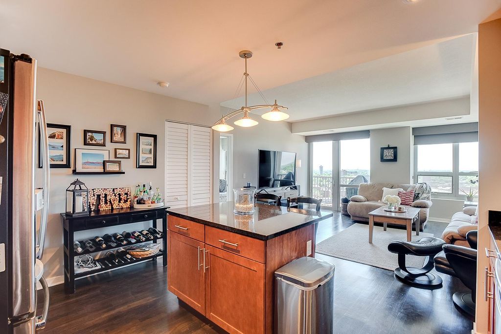929 Portland Avenue 1807, Minneapolis, MN 55404 — exterior