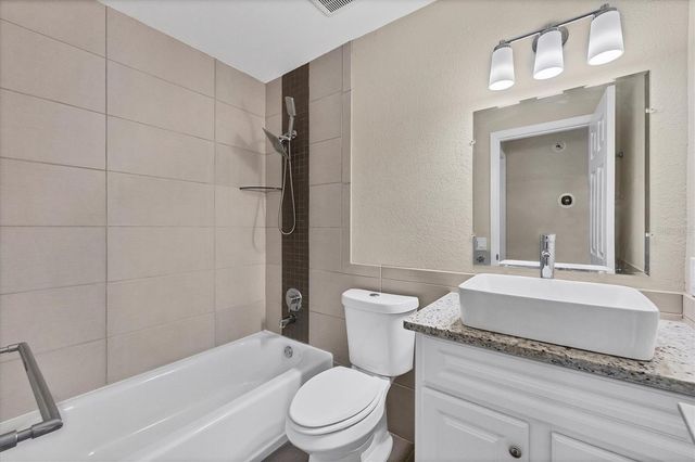 3363 CROSS CREEK DRIVE 3363, Sarasota, FL 34231