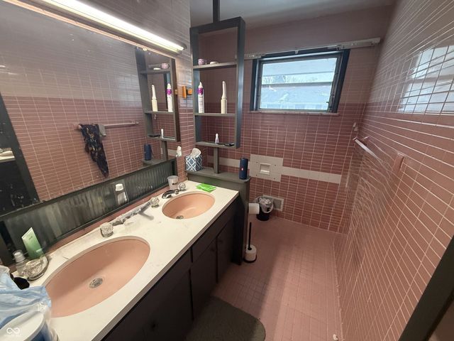 225 College Drive, Anderson, IN 46012