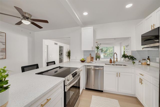 6103 6TH AVENUE N, St Petersburg, FL 33710