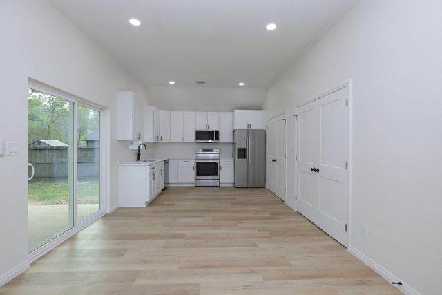 1241 Chateau Woods Parkway Drive, Conroe, TX 77385