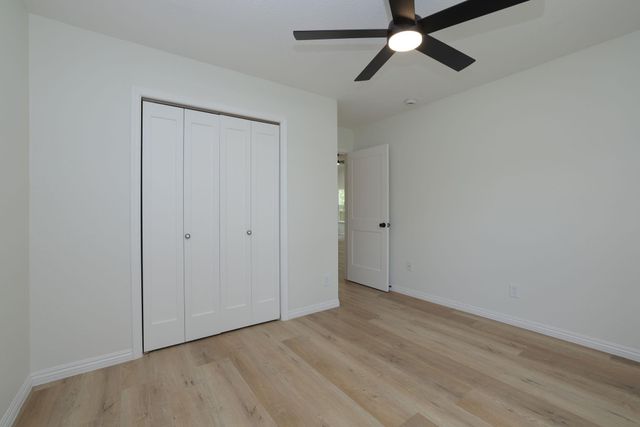 1241 Chateau Woods Parkway Drive, Conroe, TX 77385