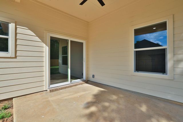 1241 Chateau Woods Parkway Drive, Conroe, TX 77385