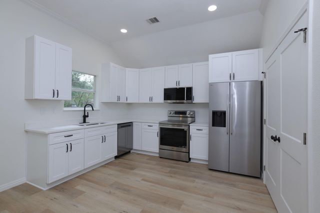 1241 Chateau Woods Parkway Drive, Conroe, TX 77385