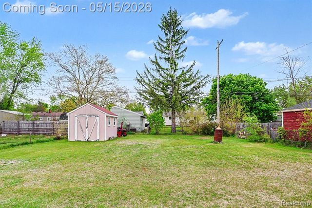 1104 Marion Drive, Holly, MI 48442