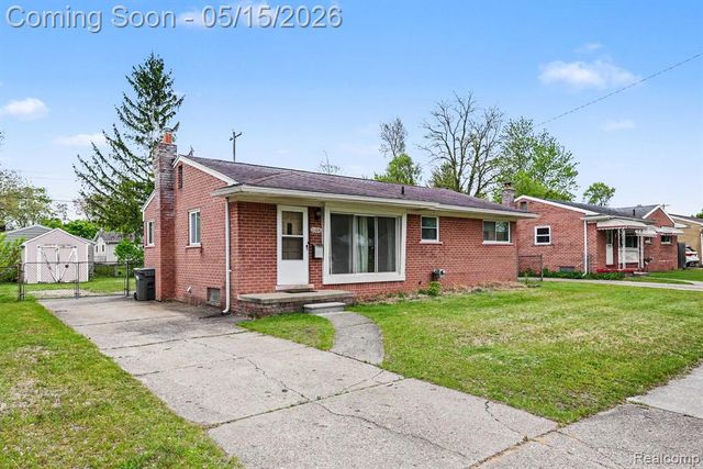 1104 Marion Drive, Holly, MI 48442