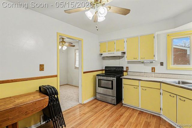 1104 Marion Drive, Holly, MI 48442