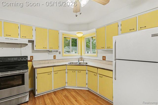 1104 Marion Drive, Holly, MI 48442