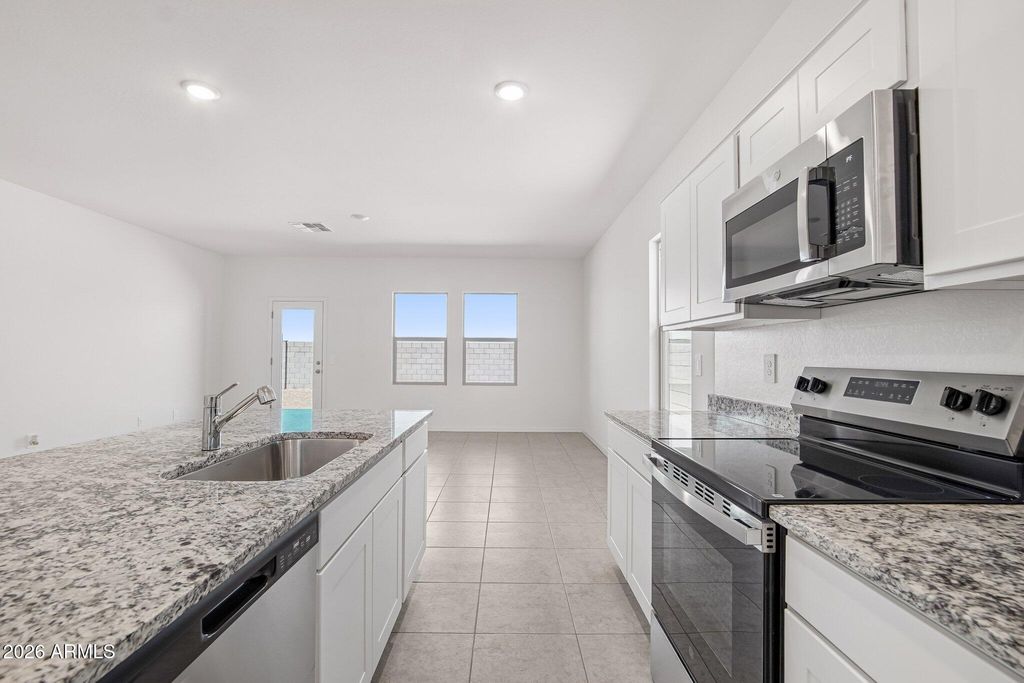 10214 W DEVONSHIRE Avenue, Phoenix, AZ 85037 — photo 4