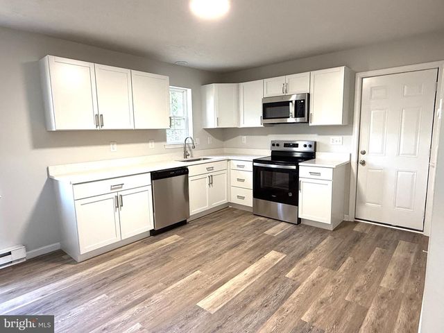 31 CRESTVIEW DR, Martinsburg, WV 25405