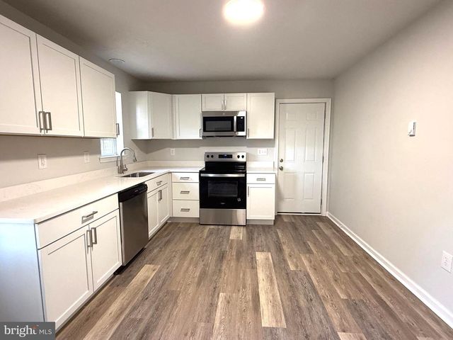 31 CRESTVIEW DR, Martinsburg, WV 25405