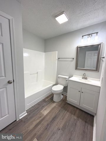 31 CRESTVIEW DR, Martinsburg, WV 25405