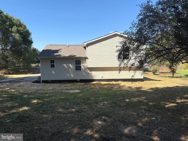 31 CRESTVIEW DR, Martinsburg, WV 25405