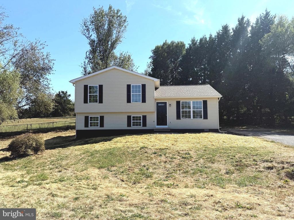 31 CRESTVIEW DR, Martinsburg, WV 25405