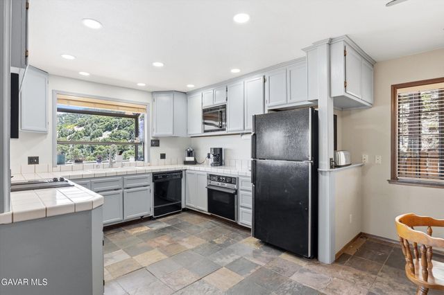 2100 Saint Bernard Drive, Pine Mountain Club, CA 93222