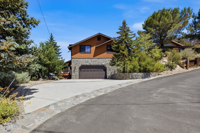 2100 Saint Bernard Drive, Pine Mountain Club, CA 93222