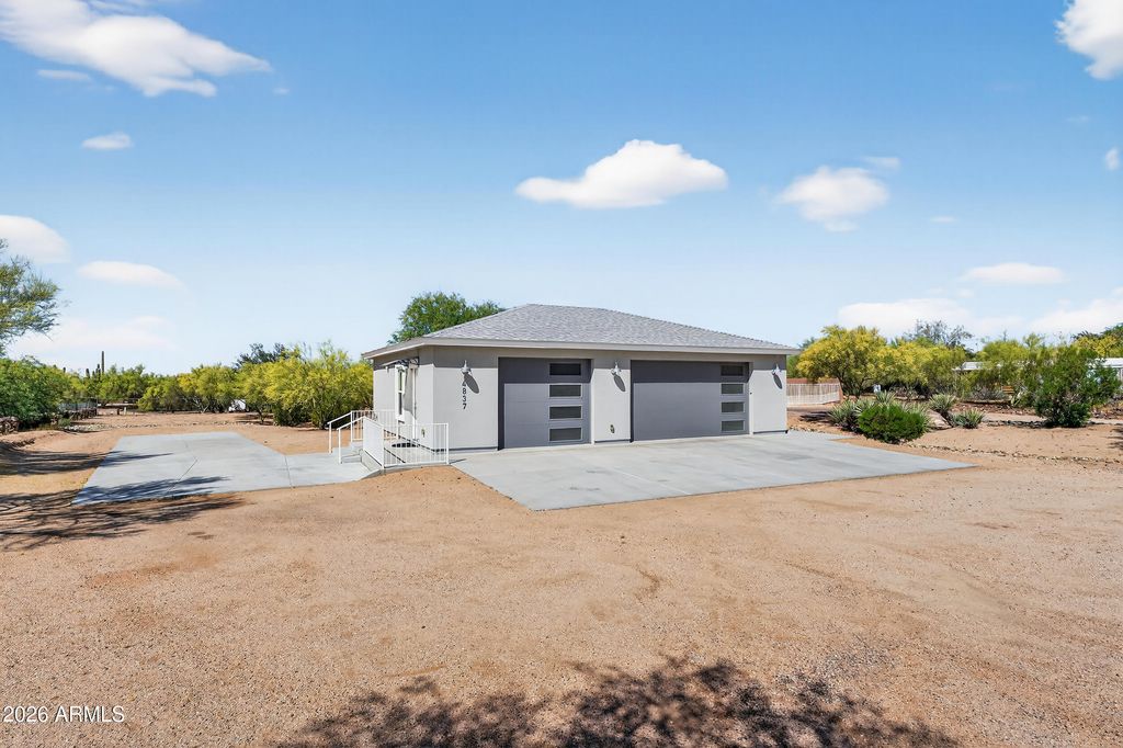 Image 2 of property listing at 4837 E SMOKEHOUSE Trail, Cave Creek, AZ 85331