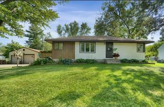 6241 50th Street N, Oakdale, MN 55128