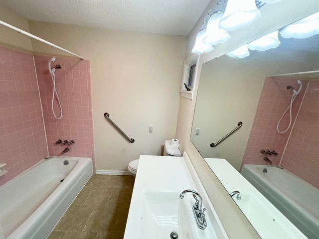 207 Parliament Drive, Horseshoe Bend, AR 72512