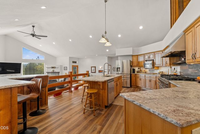 850 Riverbanks Road, Grants Pass, OR 97527