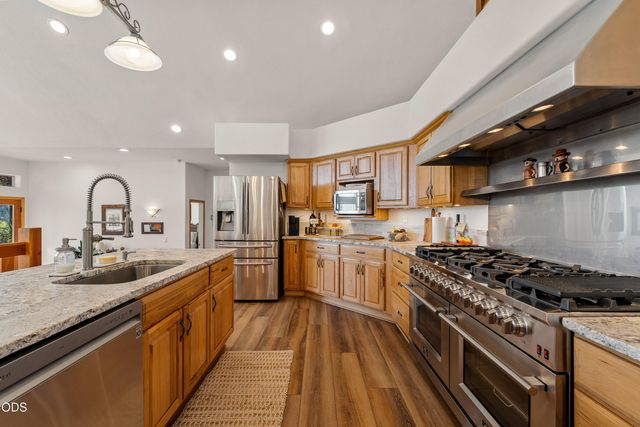850 Riverbanks Road, Grants Pass, OR 97527
