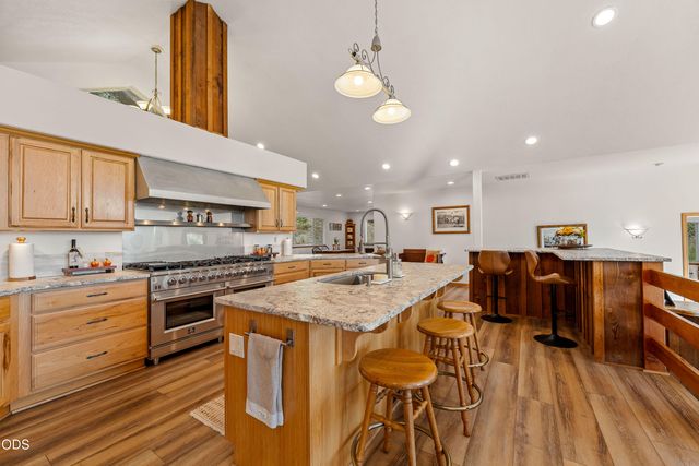850 Riverbanks Road, Grants Pass, OR 97527