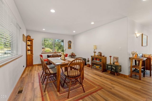 850 Riverbanks Road, Grants Pass, OR 97527