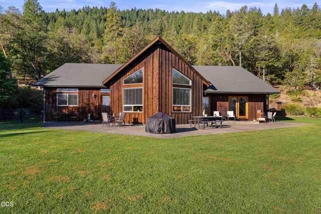 850 Riverbanks Road, Grants Pass, OR 97527