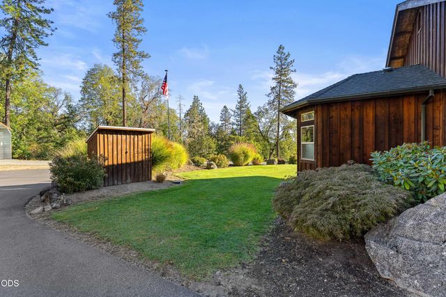 850 Riverbanks Road, Grants Pass, OR 97527