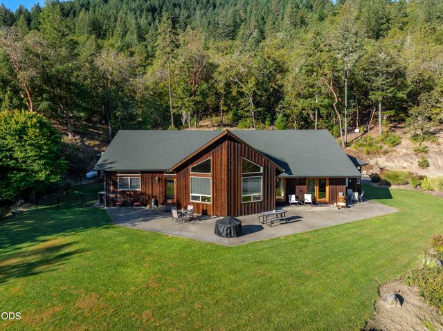 850 Riverbanks Road, Grants Pass, OR 97527