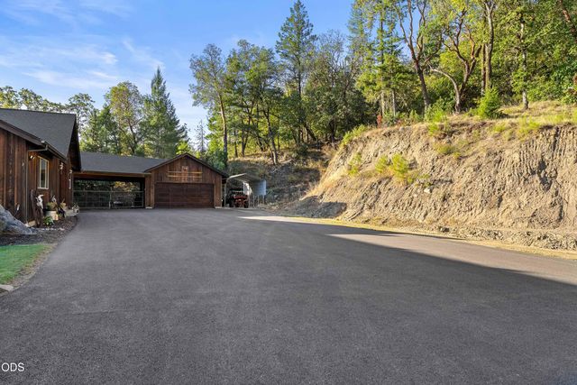 850 Riverbanks Road, Grants Pass, OR 97527