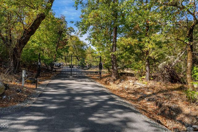850 Riverbanks Road, Grants Pass, OR 97527