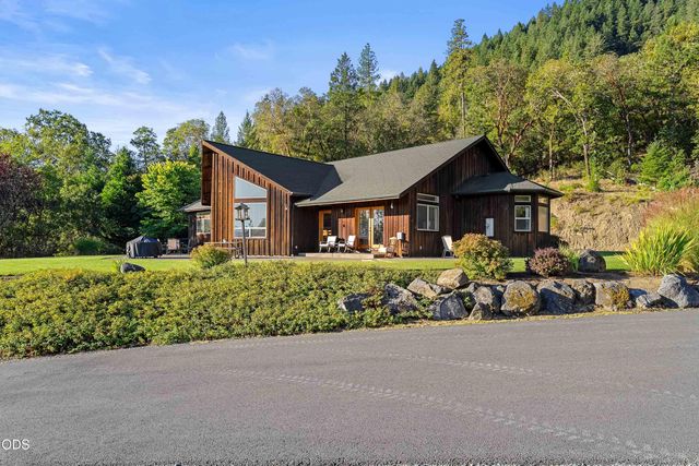 850 Riverbanks Road, Grants Pass, OR 97527