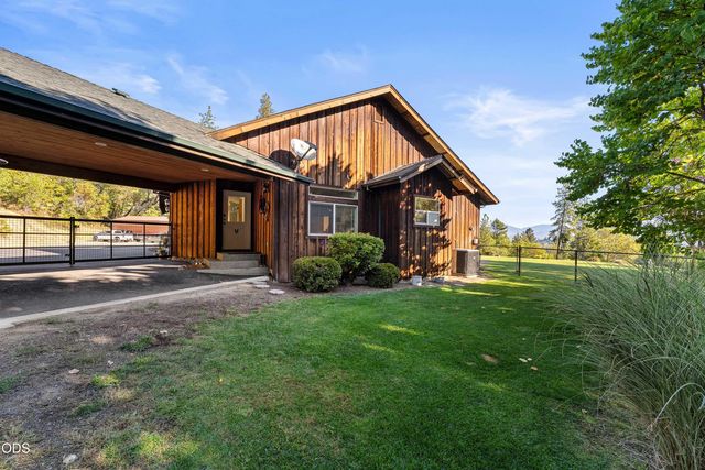 850 Riverbanks Road, Grants Pass, OR 97527