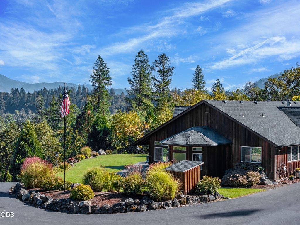 850 Riverbanks Road, Grants Pass, OR 97527