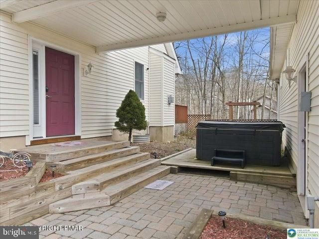 322 SCENIC DR, Blakeslee, PA 18610